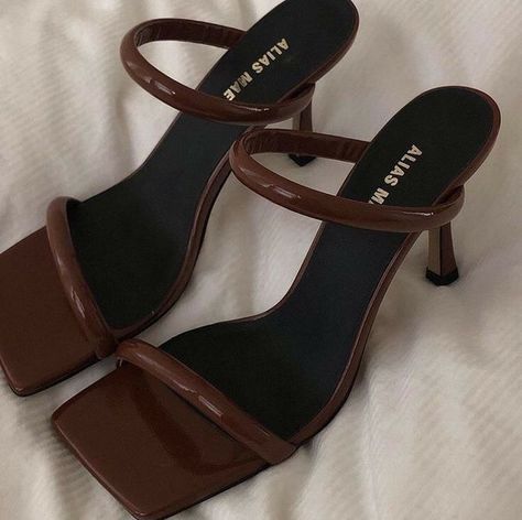 Heels For Wide Feet Fit, Prom 23, Recruitment Outfits, Dr Shoes, Nice Outfits, Fancy Shoes, Hype Shoes, Shoe Inspo, Aesthetic Shoes