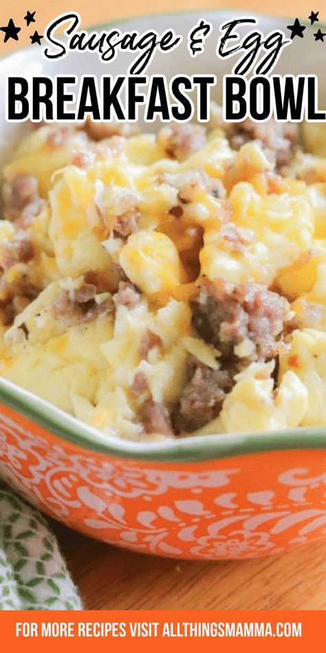 sausage and egg bowl Easy Breakfast Bowls, Quick Low Carb Breakfast, Low Carb Low Calorie Recipes, Breakfast Bowl Egg, Keto Sausage, Breakfast Bowls Recipe, Fluffy Scrambled Eggs, Breakfast Meat, Healthy Breakfast Bowls