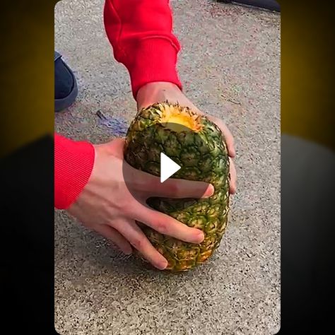 How To Peel A Pineapple, How To Peel A Pineapple Step By Step, Pineapple Hack, Peel Pineapple How To, Peeling A Pineapple, Ripe Pineapple How To Tell A, Pineapple Hacks Video, Pineapple On Pizza, Snack Hacks