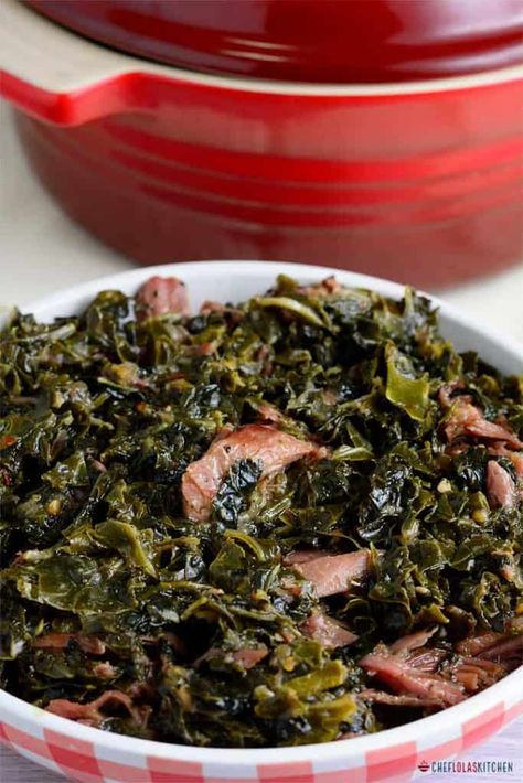 Collard Greens With Turkey Leg, Greens With Smoked Turkey Leg, Smoked Turkey Leg Collard Greens, Collard Greens With Smoked Turkey Leg, Smoked Turkey Legs Recipe Collard Greens, Collard Greens Recipe Turkey Leg, Recipes Using Smoked Turkey Leg, Collar Greens Recipe Southern, Collards With Smoked Turkey