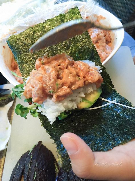 Nori Hand Rolls, Spicy Salmon Hand Roll, Homemade Hand Rolls Sushi, Spicy Tuna Hand Roll, Spicy Tuna Hand Roll Recipe, Salmon Hand Roll, Tuna Hand Roll, Sushi Hand Rolls, Spicy Tuna Recipe