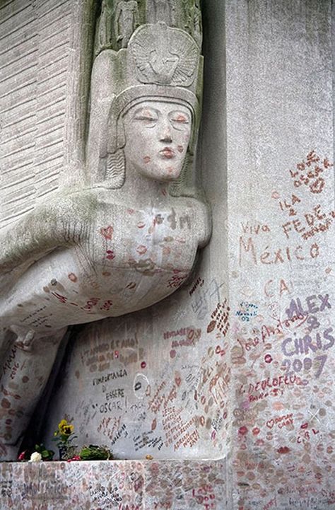 Jacob Epstein, Pere Lachaise Cemetery, Cemetery Statues, Famous Graves, Cemetery Art, The Lovers, Jim Morrison, Grave Marker, Oui Oui