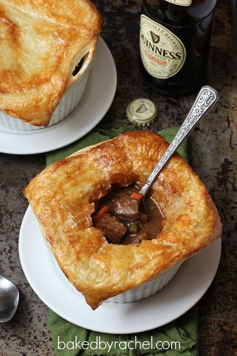 Tarts Savory, Irish Pub Food, Beef And Guinness Pie, Irish Stew Recipe, Puff Pastry Recipe, Irish Recipes Traditional, Pies Recipes, Beef Pies, Savory Pies