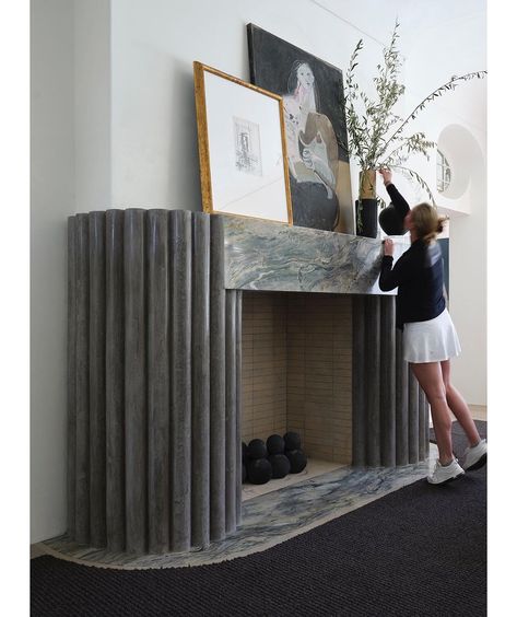 Mantle Design, Interior Boho, Black Fireplace, Home Fireplace, Modern Fireplace, Fireplace Wall, Fireplace Mantle, Fireplace Design, Fireplace Surrounds