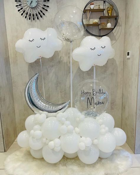 Cloud Balloon Column, Moon And Cloud Centerpieces, Newborn Balloons Decoration, Cloud Balloon Centerpiece, Newborn Welcome Home Decoration, Newborn Balloons, Welcome Home Baby Ideas, Newborn Party Decoration, Newborn Baby Welcome Decoration