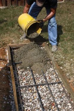 Diy Concrete Slab, Poured Concrete Patio, Concrete Bags, Cement Work, Concrete Work, Wood Walkway, Cement Garden, Deck Steps, Concrete Footings