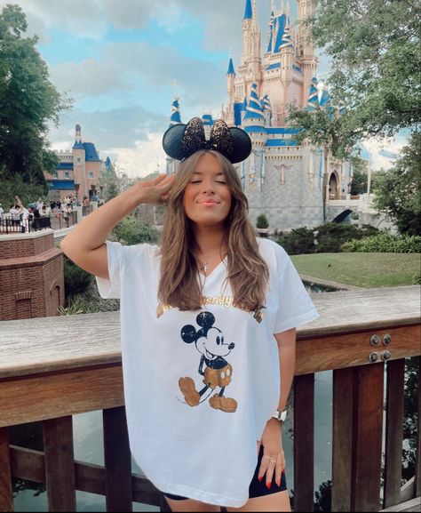 Summer Disney Outfits, Disney World Outfits Summer, Outfits Disneyland, Universal Studios Outfit, Disney Gear, Disney Trip Outfits, Disney Outfits Women, Disney Fits, Disney 2023