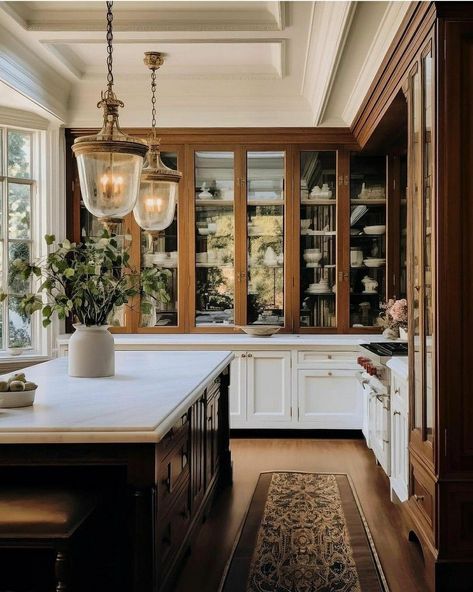 Kitchen Farmhouse, Kitchen Inspiration Design, January 12, Design Del Prodotto, Glass Cabinet, Beautiful Kitchens, House Inspo, Dream Home Design, Home Fashion