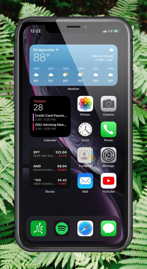 Super minimalist one page setup with iOS PB 14.3. Best Iphone Setup, Phone Homescreen Ideas, Minimalist Iphone Layout, Phone Organization Home Screen, Iphone Minimal, Ios Setup, Organize Apps On Iphone, Iphone Setup, Phone Apps Iphone