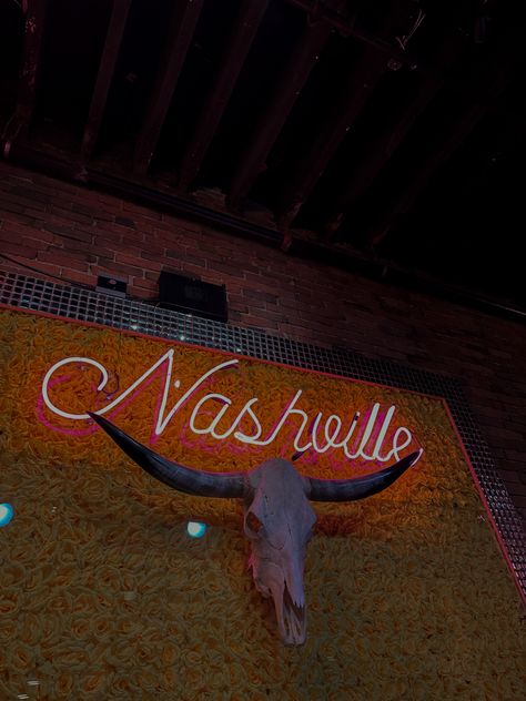 Aesthetic Nashville Pictures, Tenesse Girl Aesthetic, Nashville Wallpaper Aesthetic, Country Bar Aesthetic, Vision Board Purpose, Blair Core, Nashville Tennessee Aesthetic, Aesthetic Nashville, Nashville Vibes