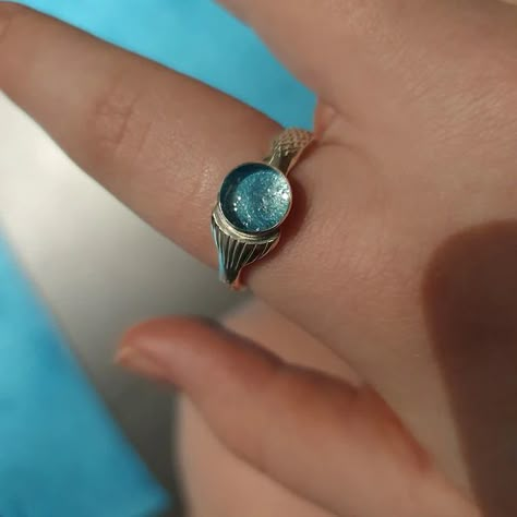 Mermaid H20 Aesthetic, Mako Mermaids Ring, Mermaid Ring Aesthetic, Mako Mermaids Moon Ring, Mermaid Accessories Aesthetic, Moon Ring Mako Mermaids, H2o Accessories, Mermaid Core Jewelry, Mako Mermaids Aesthetic