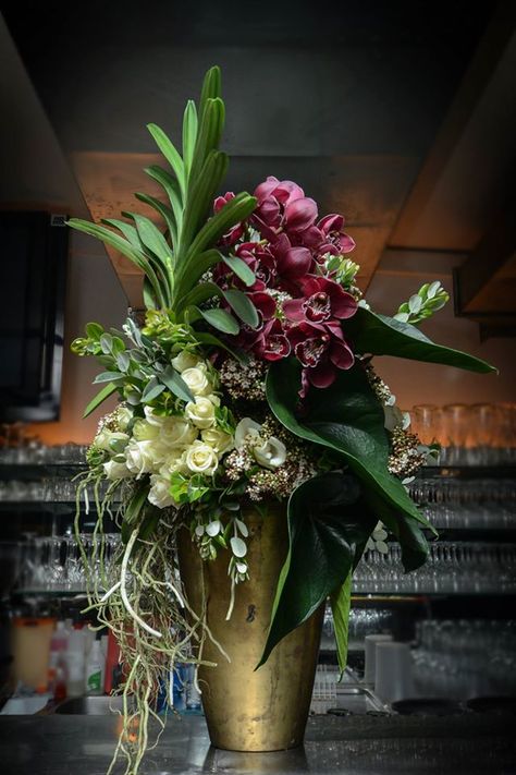 Artist: Timo Bolte Oblong Floral Arrangement, Hotel Floral Arrangements, Hotel Flower Arrangements, Tall Flower Arrangements, Decoration Buffet, Hotel Flowers, Large Floral Arrangements, Large Flower Arrangements, Corporate Flowers