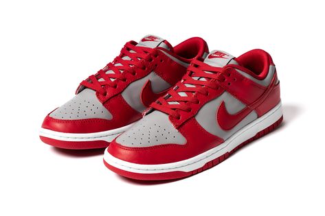 Nike Dunk Low Sp, Harrods London, Nike Classic Cortez, Sneakers Nike Air Max, Shoes Sneakers Nike, Nike Classic, Satin Shoes, Retro Sneakers, Nike Fashion