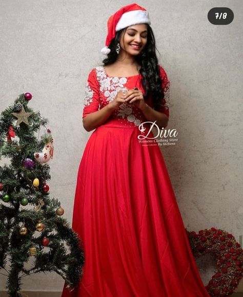 Christmas Outfit Ideas, Outdoor Shoot, Christmas Photoshoot, Christmas Theme, Dress For Women, Stylish Girl, Photo Poses, Kerala, Christmas Outfit