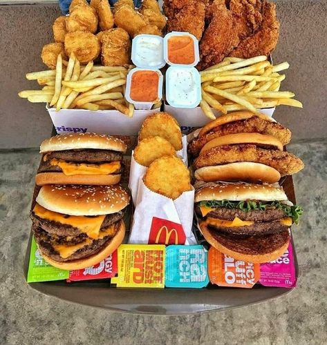 Image about food in McDonald's by С Чувством Любьви Wendys Food, Tiktok Image, Wendy's Burger, Wendy Fast Food, Emma Aesthetic, American Fast Food, Fast Foods, Junk Food Snacks, Sweet And Sour Sauce