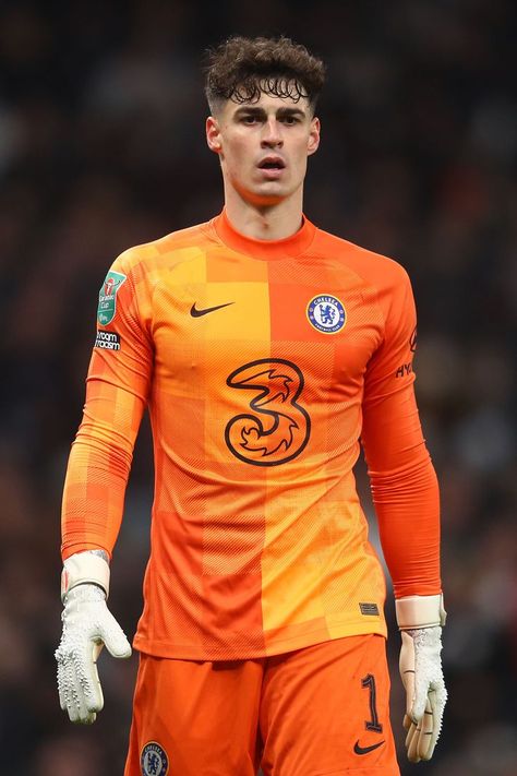 Kepa Arizzabalaga, Goalkeeper Jersey Design, Jersy Bola Desain, Goalkeeper Jersey, Uniform Football Design, Arsenal Yellow Jersey, England Football Players, Chelsea Wallpapers, Goalkeeper Kits