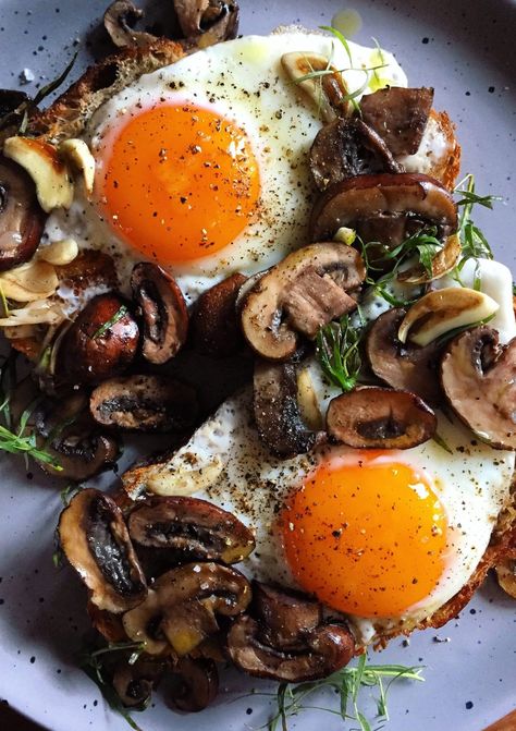 Buttermilk Blueberry Breakfast Cake - Harvest & Nourish Mushroom Breakfast, Eggs And Mushrooms, Mushroom Toast, Fried Mushrooms, Eggs Breakfast, Breakfast Toast, Fried Eggs, The Best Breakfast, Eat Pray Love