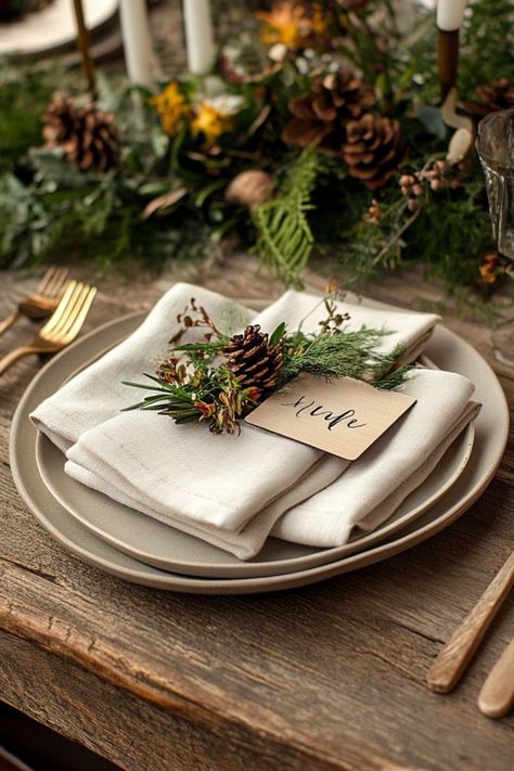 Add natural elements like greenery and wood to your Thanksgiving place settings for a warm, earthy feel. #ThanksgivingTable #PlaceSettings #NaturalStyle Rosemary Place Setting, Thanksgiving Place Settings, Place Settings Thanksgiving, Stunning Nature, Harvest Season, The Harvest, Christmas Table Settings, Table Setup, Thanksgiving Decor