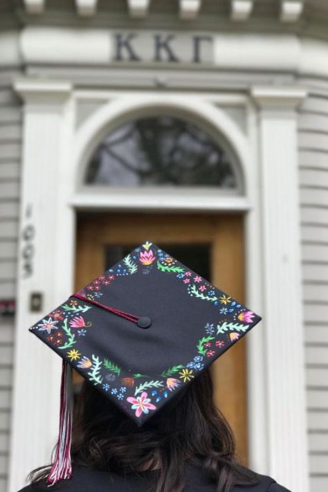 Graduation Cap Design Ideas, Spongebob Graduation Cap, Cap Design Ideas, Graduation Hat Designs, Disney Graduation Cap, Flower Graduation Cap, Creative Graduation Caps, College Grad Cap Ideas, Grad Cap Decorated