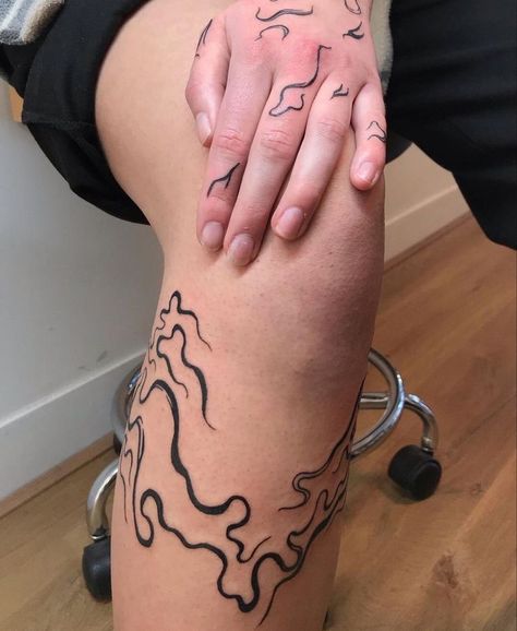 Ankle Tattoo Designs, Handpoke Tattoo, Dream Tattoos, Ankle Tattoo, Dope Tattoos, Little Tattoos, Simplistic Tattoos, Piercing Tattoo, Mini Tattoos