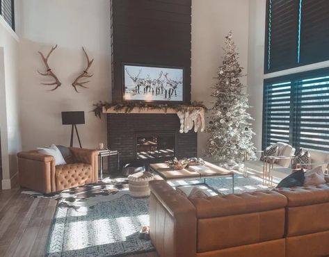 Chelsea Deboer House Decor, Cole Deboer, Chelsea Houska, Western Living Room, Western Homes, Chelsea House, Up House, Western Home Decor, Living Room Inspo