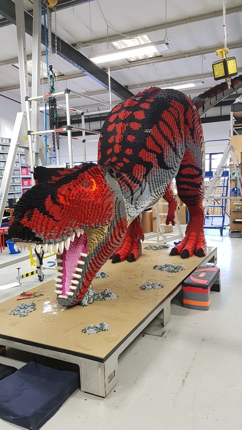 Lego Creative Ideas, Crazy Lego Builds, Lego Things To Build, Awesome Lego Creations, Lego Ideas To Build, Lego Triceratops, Lego T Rex Dinosaurs, Lego Building Ideas, Lego Jurassic Park Moc