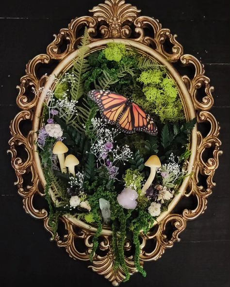 Edit SOLD ❤️ ❤️ ❤️ Getting ready to list this new piece I made, a reloved frame turned into nature art. Made with all real dried and preserved greenery and flowers, crystals, handmade glow in the dark clay mushrooms, and realistic faux monarch butterfly from @mothandmyth Available now! Mushroom Wall Hanging, Clay Mushrooms, Butterfly Mirror, Counselor Office, Academia Decor, Dark Academia Decor, Diy Decorations, Diy Stuff, Monarch Butterfly