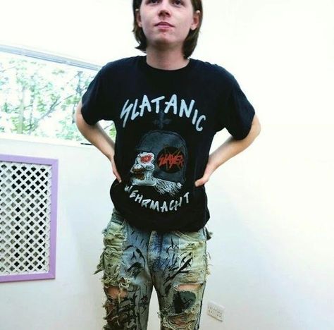 he's wearing some of pelle's pants here, confirmed by anders ohlin Lords Of Chaos, Pelle Ohlin, Jack Kilmer, Mayhem Black Metal, Mayhem Band, Rory Culkin, Chaos Lord, Extreme Metal, Motley Crue