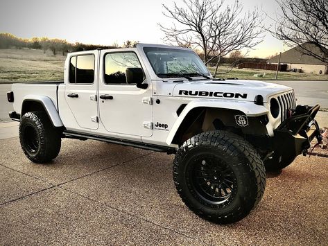 Offroad Outlaws, Laferrari Aperta, Trucks Lifted, Custom Lifted Trucks, White Jeep, Aventador Svj, Ferrari Cars, Lifted Truck, Jeep Jl