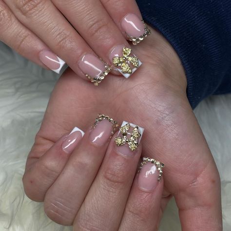 ✨🎀🤍 - - - Set specifics: • short square • french tip • rhinestones • charm - acrylic powder: young nails (shade: cover rosebud) - #nails #559nails #fresnonailtech #squarenails #nailinspo #frenchtipnails #fallnails #clovisnailtech #pinknails #goldnails #shortnails #clovisnailtech Short Square Nails With Charms, Short French Tip Nails With Rhinestones, Short Square French Tip, Square French Tip, Square French, Lashes Fake Eyelashes, Short Square Nails, Young Nails, Acrylic Powder