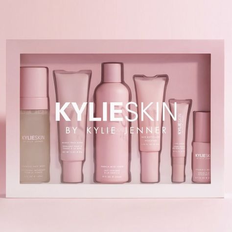 Maquillaje Kylie Jenner, Maquillage Kylie Jenner, Stile Kendall Jenner, Kylie Skin, Alat Makeup, Jenner Makeup, Buy Skincare, Kylie Jenner Makeup, Foaming Face Wash