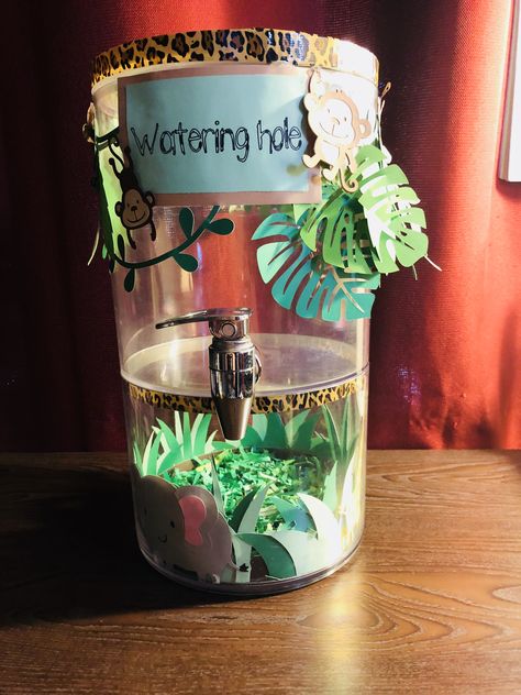 Watering hole jungle theme party Jungle Theme Graduation Party, Jungle Book Theme Birthday Party, Jungle Book Baby Shower Ideas, Jungle Book Birthday Party Ideas, Jungle Theme Food Ideas, Jungle Theme 1st Birthday Party, Safari Themed Food, Rain Forest Party, Jungle Party Food