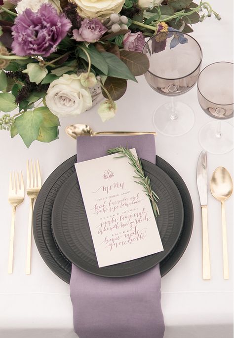 Soft lavender and gold wedding - Romantic Wedding Photography from Manda Weaver Wedding Table Settings Purple, Lilac Gray Wedding, Purple Wedding Tables, Mauve Wedding Colors, Gold Table Setting, Romantic Table Setting, Mauve Wedding, Wedding Color Trends, Romantic Table