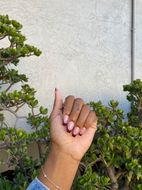 Burgundy French nails Burgundy Nail Tips, Burgundy Nails French Tips, Burgundy French Tip Nails, Burgundy French Tip, Coffin French Tip, French Bordeaux, Ballerina Coffin, Nails Feet, Medium Coffin