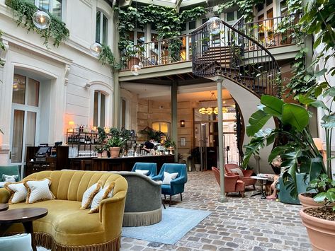 Recycler Diy, Plaza Athenee Paris, Outdoor Pavillion, Hoxton Hotel, Hotel Hoxton, Stone Floor, Colonial Design, Cosy Corner, Spa Design