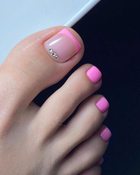 Fancy Pedicure Designs, French Pedicure With Design, Pink French Pedicure Toenails, Pink Nails Pedicure, French Tip Toes Pink, French Toe Nails Pedicures, Ideas Para Pedicure, Pink French Toe Nails, Pink French Tip Toe Nails