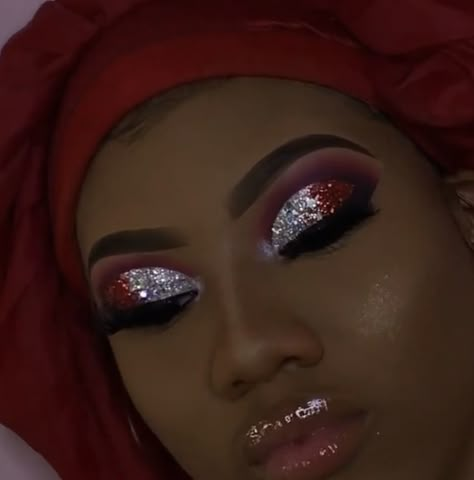 Prom Makeup Full Face, Prom Makeup Black, Red Prom Makeup, Sliver Makeup, Black And Red Makeup, Makeup Full Face, Winter Makeup Looks, Burgundy Makeup Look, Black Makeup Looks