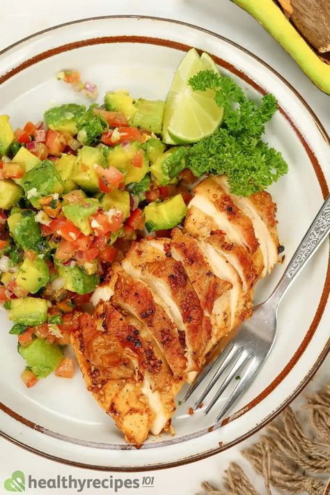 Chicken With Avocado Salsa, Chicken With Avocado, Chicken And Avocado, Avocado Salsa Recipe, Bariatric Friendly Recipes, Avocado Salsa, Delicious Chicken, Avocado Recipes, Chicken Dishes Recipes