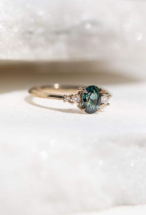 Non traditional engagement rings