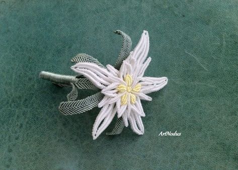 Alpine Star Flower, Edelweiss Brooch. – artnodus.ru Macrame Brooch, Flower Macrame, Micro Macrame Tutorial, Collar Macrame, Edelweiss Flower, Bride Attire, Wild Orchid, Micro Macramé, Macrame Bag