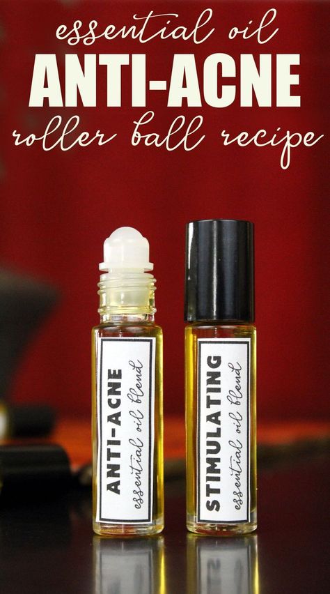 This amazing natural essential oil anti-acne roller ball recipe is perfect for spot treating acne. Formulated with black cumin seed oil in addition to an anti-acne blend of essential oils, it also targets inflammation to reduce swelling and promotes skin Black Cumin Seed Oil, Black Cumin Seed, Treating Acne, Lotion For Oily Skin, Black Cumin, Natural Beauty Recipes, Skin Regeneration, Natural Acne Remedies, Acne Oil