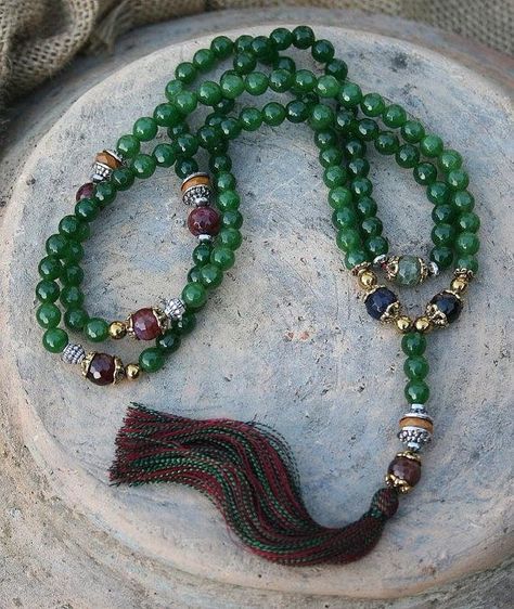 ** Grey & green Mala Bracelet Diy, Mala Necklace Diy, Mala Beads Diy, Jade Mala, Mala Jewelry, Necklace Packaging, Mala Bead Necklace, Beaded Tassel Necklace, Mala Bracelet