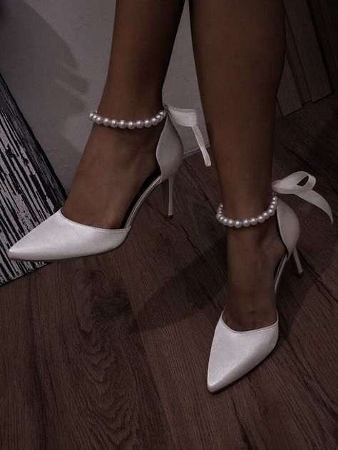 Shoes Heels Prom, White Heels Wedding, Wedding Photo Studio, Closed Toe Heels, Book Aesthetics, Bow Shoes, Wedding Heels, White Heels, Prom Shoes