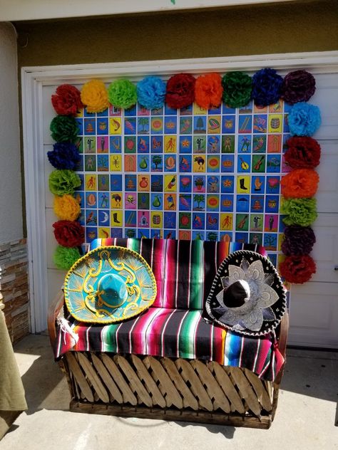 Loteria Party Ideas Decoration Mexican Fiesta, Mexican Theme Games, Ranchera Theme Party, Mexican Theme 18th Birthday, Loteria Theme Party Decorations, Loteria Night Ideas, Loteria Themed Birthday Party, Diy Mexican Backdrop, Traditional Mexican Party