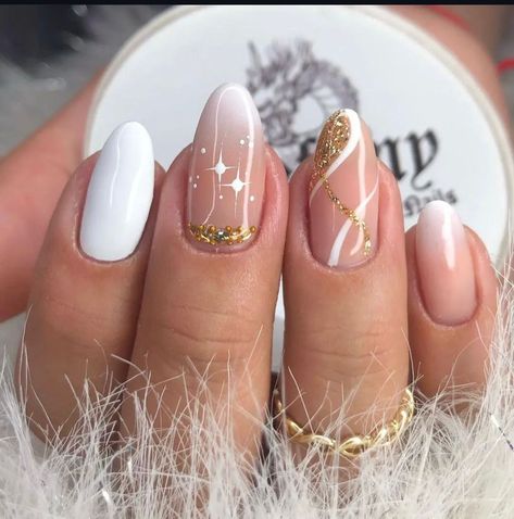 ✨ Kylie Nails, Festive Nail Art, Holiday Nail Designs, Almond Nails Designs, Almond Nail, New Year's Nails, Nude Nails, Blue Nails, Nail Designer