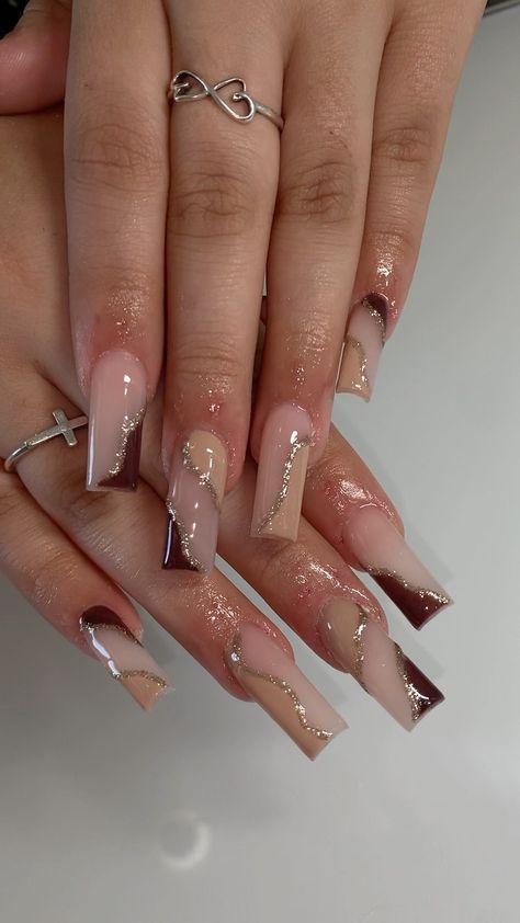 @nails.by_gisselle on Instagram: "😍🤎" Nails Acrylic Classy Elegant, Thanksgiving Acrylics, French Tip Nail Designs Square, Thanksgiving Nails Brown, Fall Acrylic Nails Autumn, Acrylic Fall Nails Ideas, Nails Brown Design, Pretty Brown Nails, Natural Fall Nails