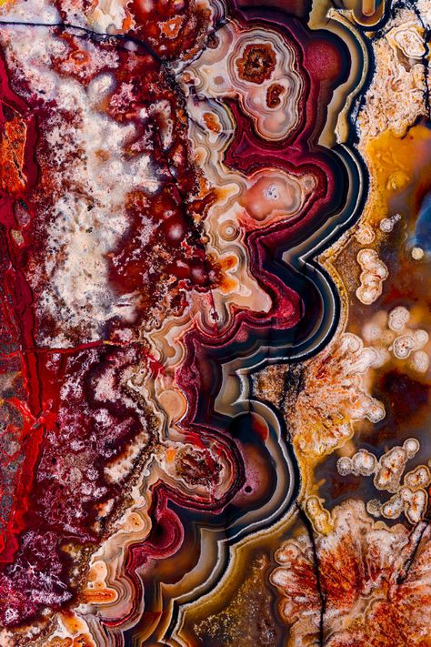 I Showcase The Natural Flaws And Purities Of Minerals At A Detail Never Captured Before (27 Pics) Geode Photography, Mineral Background, Minerals Aesthetic, Geology Aesthetic, Stone Wallpapers, Natural Crystals Rocks, Minerals Art, Nature Details, Nature Patterns