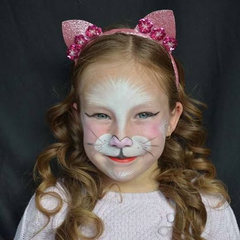 Face Paint Cat, Cat Face Paint Easy, Painting On Face, Hello Kitty Face Paint, Cat Face Pumpkin, Cat Face Paint, Halloween Makeup For Kids, Kitty Face Paint, Animal Face Paintings