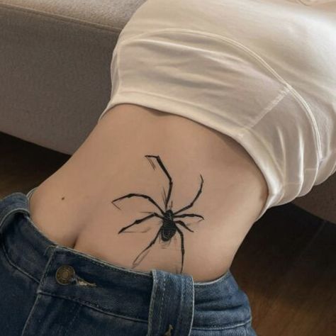 Spider Tatoos Woman, Spider 8 Tattoo, Spider Tattoo For Women, Tattoo Stomach, Tattoo Spider, Spider Tattoos, Feminine Skull Tattoos, Tattoo Store, Waist Tattoos