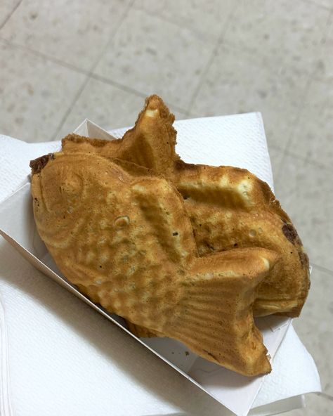 #taiyaki #bungeoppang #asianrecipe Fish Cake, Korean Food, Cute Food, Asian Recipes, Nom Nom, Sweet Tooth, Waffles, Fish, Ethnic Recipes